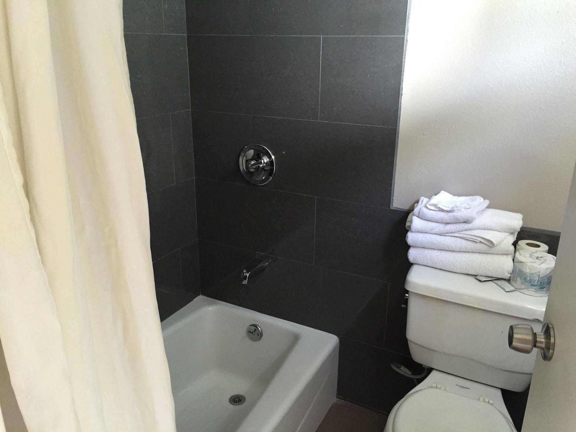 Budget Hotel 2*